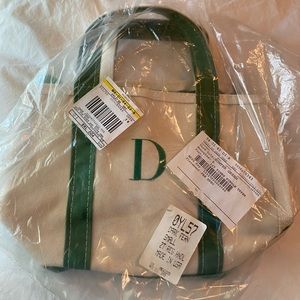 Small bag with “D” monogram, hunter green color